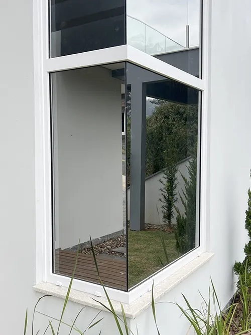 Com vidro espelhado 1